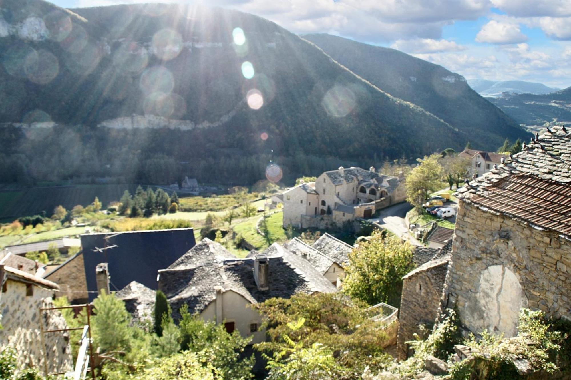 Maison Charmante Avec Vue Sur La Montagne, Mostuéjouls Exterior photo