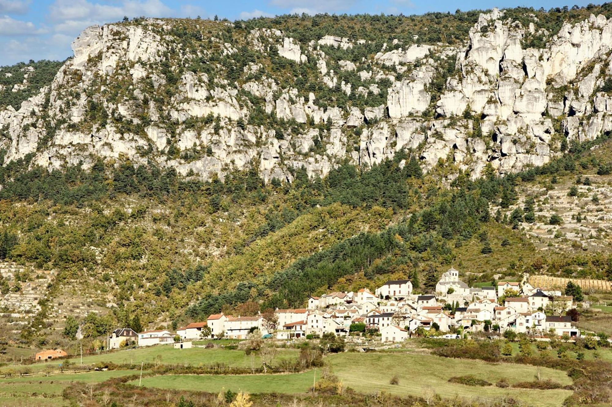 Maison Charmante Avec Vue Sur La Montagne, Mostuéjouls Exterior photo
